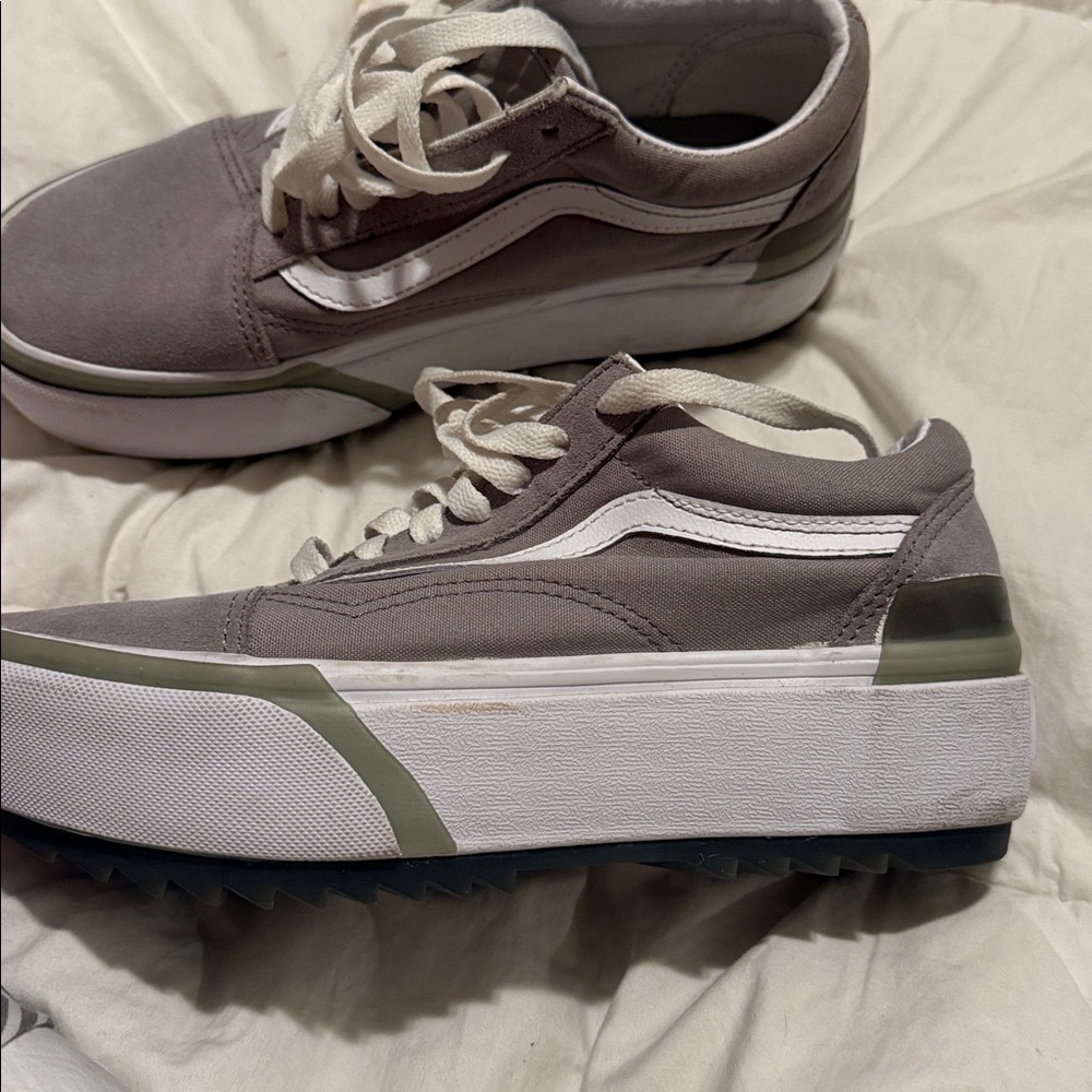 Vans Platform New Era Suede Sneakers in Light Gray and White and Green - Picture 6 of 7